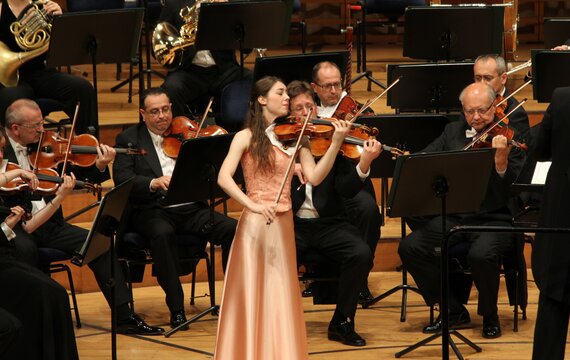 Christa-Maria Stangorra interpretiert Beethoven am Benefizkonzert in Luzern.