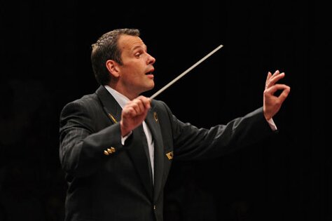 Aldo Werlen dirigiert die Swiss Army Central Band