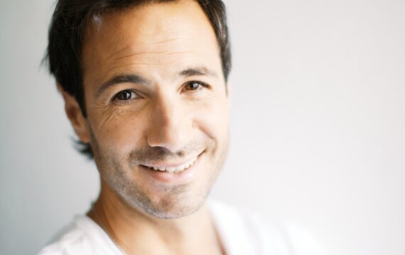 Julien Laurence, Sänger: Finalist der TV-Show 
