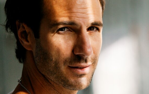 Julien Laurence, Sänger: Finalist der TV-Show 