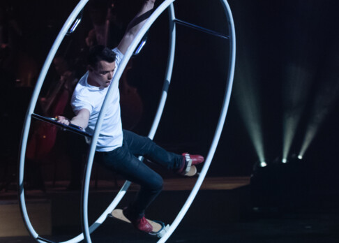 Olivier Sylvestre: Artist mit Rhönrad (German Wheel)