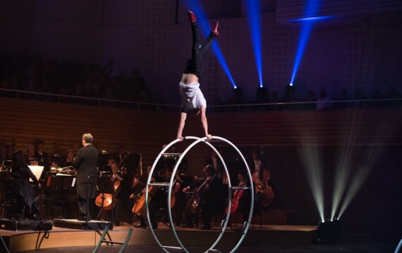 Olivier Sylvestre: Artist mit Rhönrad (German Wheel)