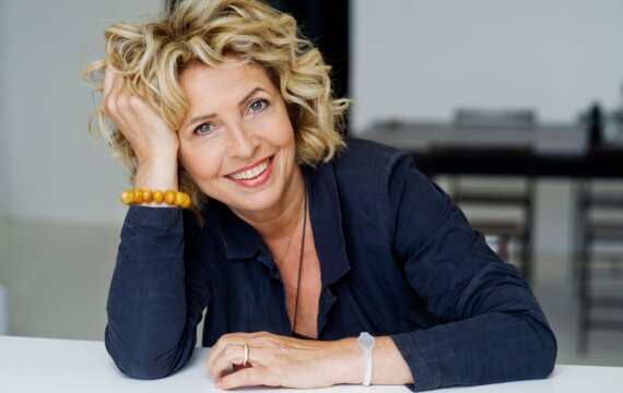 Michaela May liest Weihnachtsgeschichten in Luzern